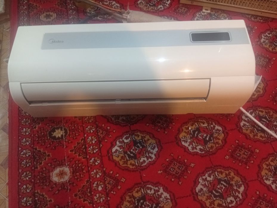 Кондиционер Midea 12 в отличном рабочем состоянии