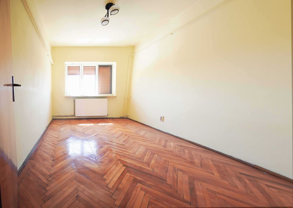3 decomandate Calea Bucuresti