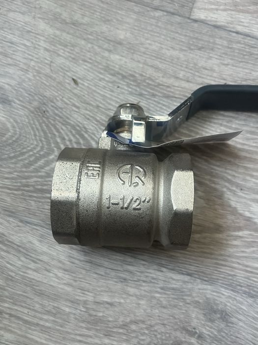 продам металический шаровые краны