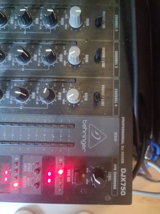 Behringer DJX 750 + Behringer PMP550M