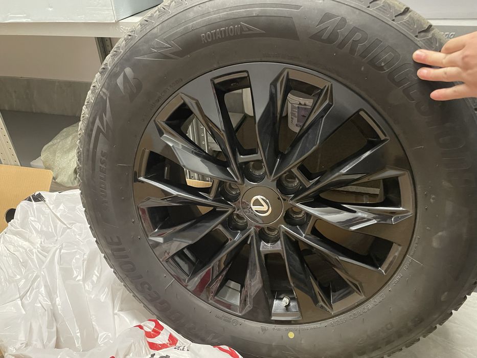 Шины с дисками 275/60R20