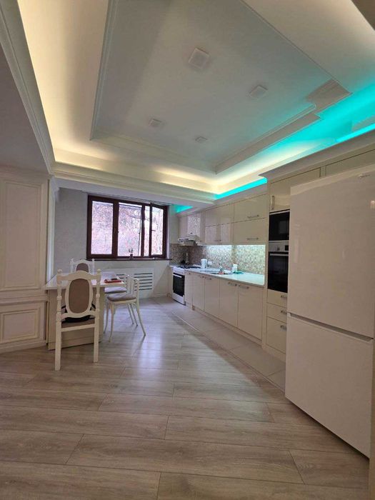 Срочно сдается 2/2/9 м. Космонавтов (ЦУМ)