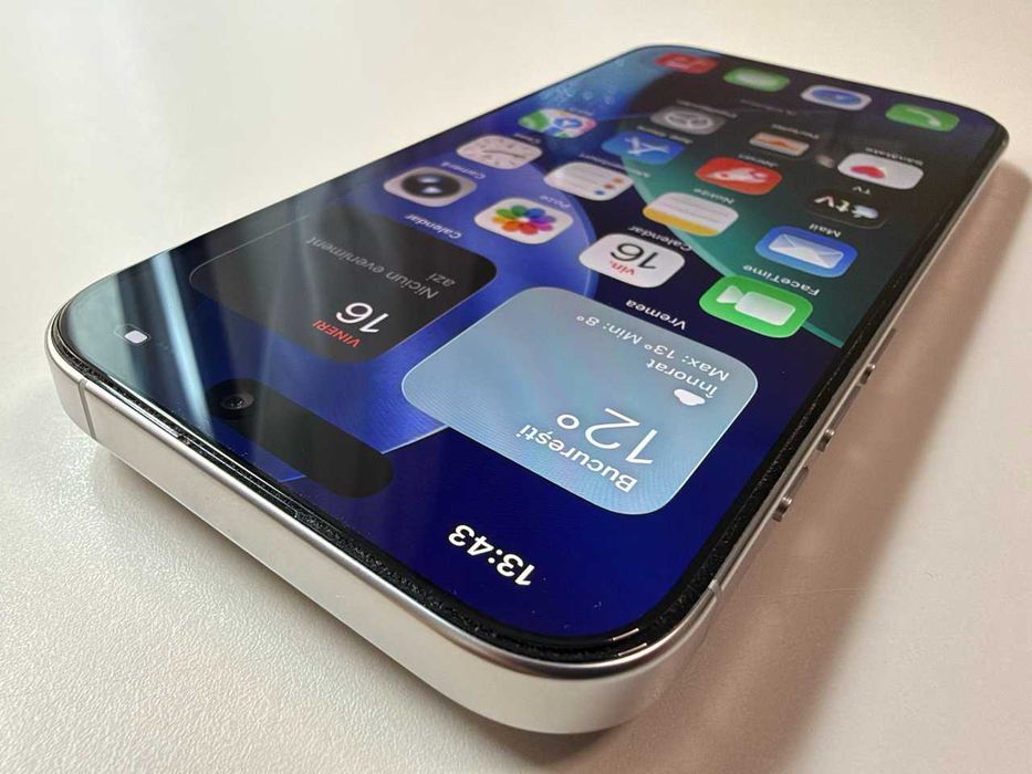  Apple / iPhone 16 Pro 128 Gb / White Titanium