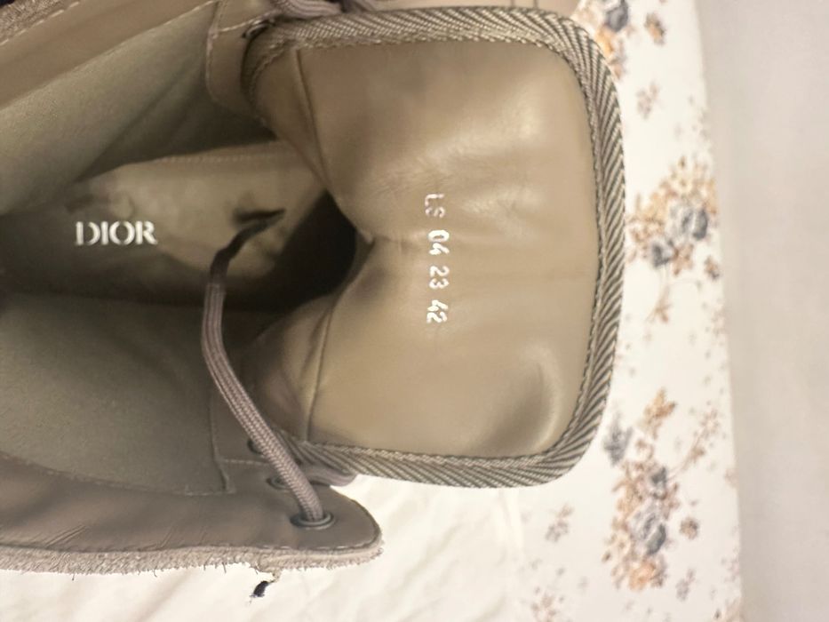 Обувки на марката Dior
