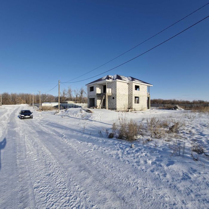 Продам участок с недостроенным домом в жероме