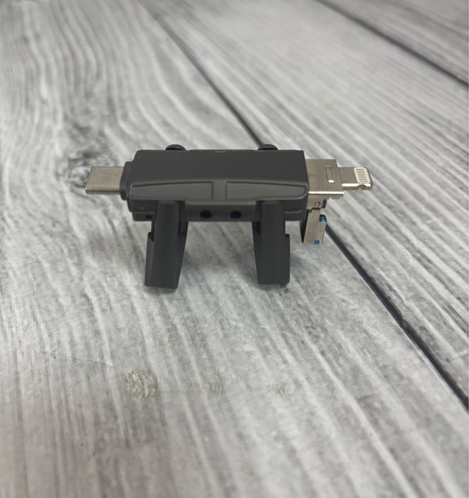 Срочно флешка 2000 ГБ новая СТОИТ 26к отдам дешево