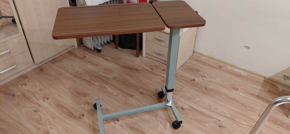 Помощна масичка за хранене