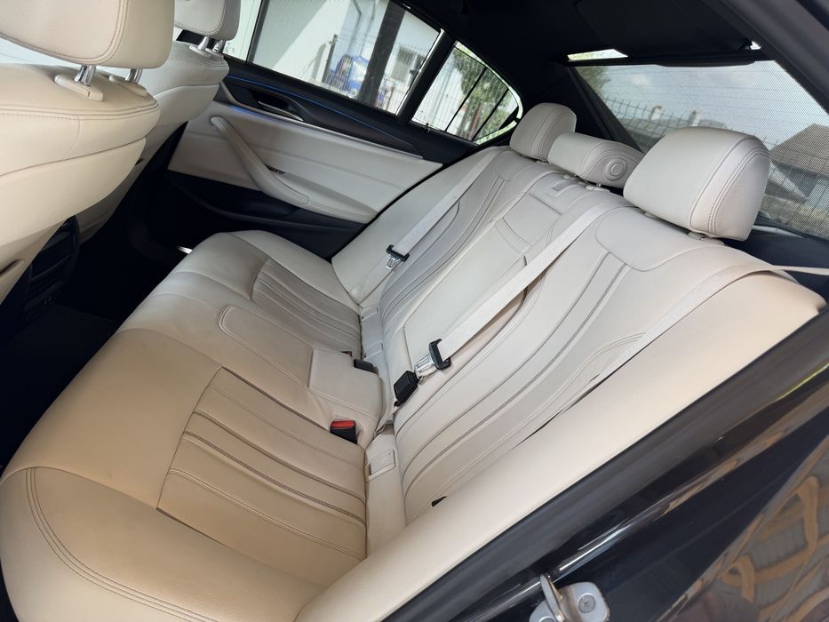 Bmw 530e M pack 2.0benzina 292cp euro 6 plug in hybrid trapa camera navi mare Rar efectuat KM reali/buy/back/rate