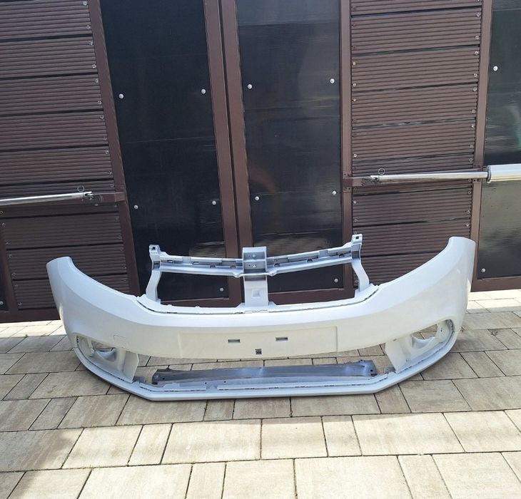 Bara fata Capota aripi faruri trager radiatore logan logan mcv sandero