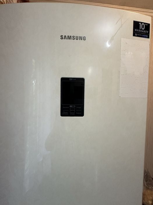 Холодильник Samsung