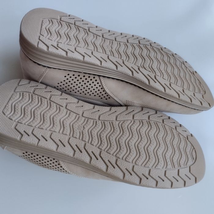 Мъжки дишащи бежови обувки