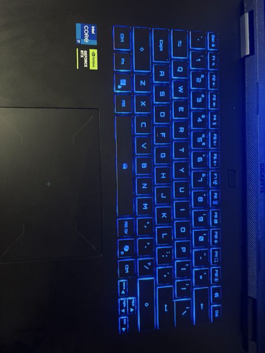 Продавам лаптоп Gigabyte Gaming A16 CWH