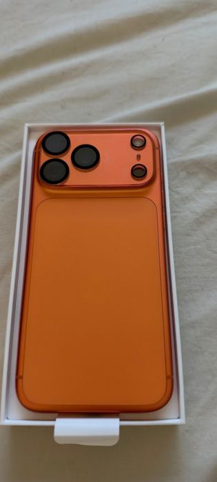Vând urgent iPhone 17 pro max in cutie sigilat