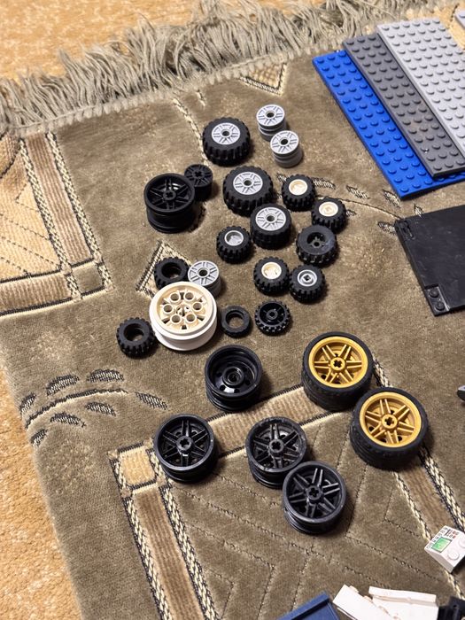 Продам пакет лего деталей