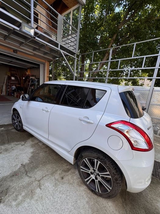 Vând Suzuki Swift, 4×4, benzină, 2016, capacitate cilindrică  1242, serie motor 2071043, km 62 400, reali, euro 6.