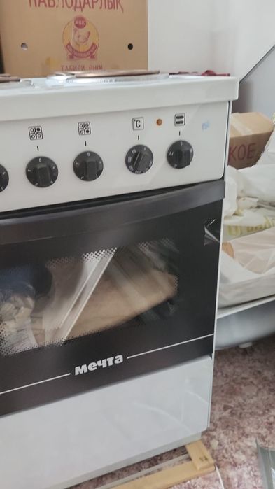 Продам новую электро плиту