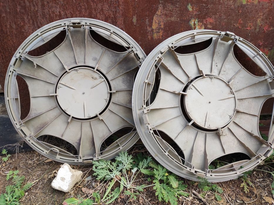 Продам оригинальные колпаки.