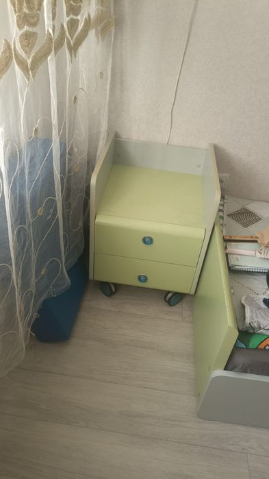 Детская мебель,кровати и шкафчики