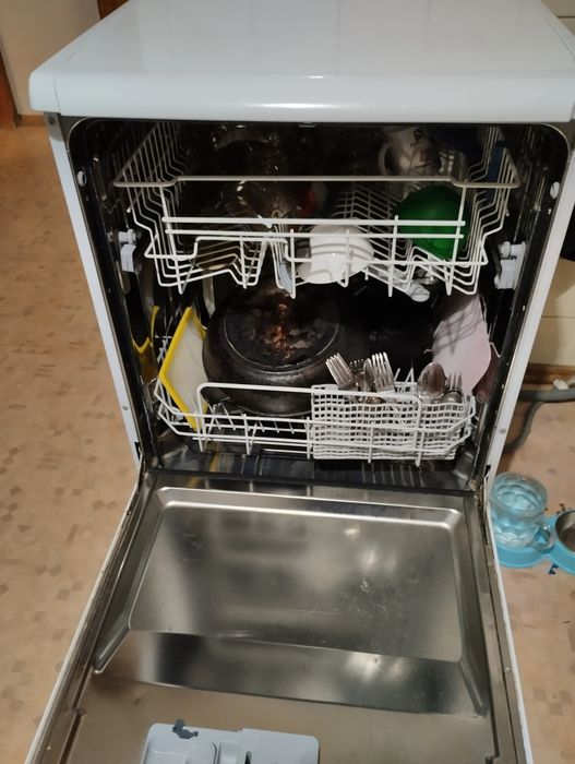 Посудомоечная машина Индезит.