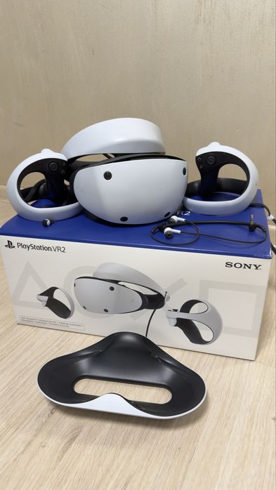 Sony Playstation VR 2  с безжично зарядно- като нови в гаранция