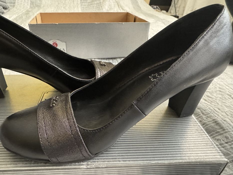 Елегантни дамски обувки