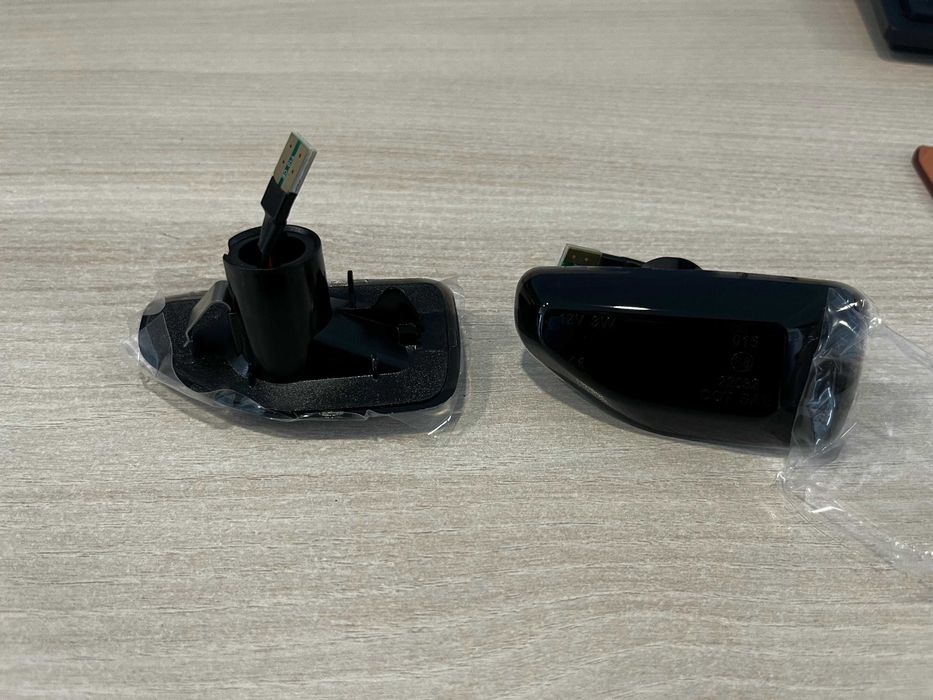 Lampi semnalizare aripa dinamice Dacia Duster Logan Sandero