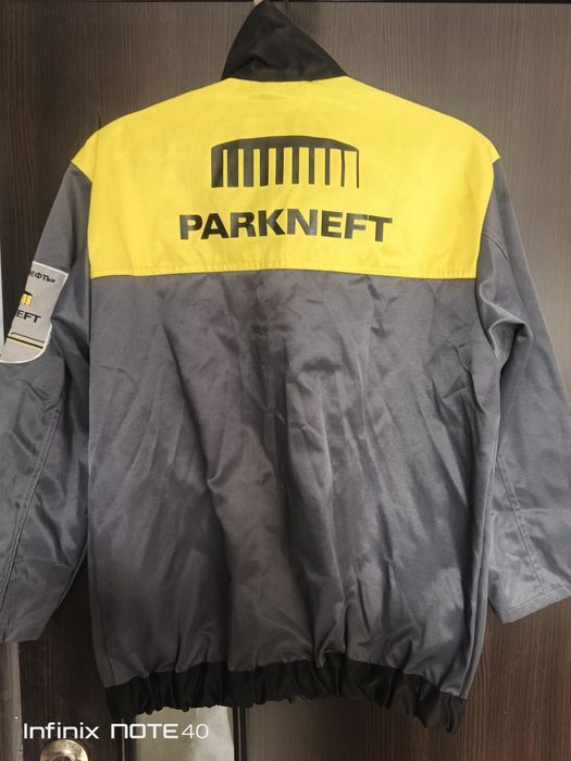 Продам спецовочные куртки