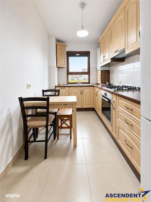 Garsoniera cu gradina privata si loc de parcare, zona Coresi