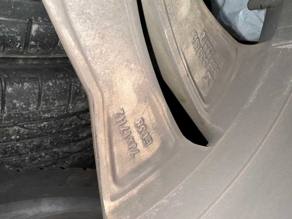 4бр. ал.джанти VW Stavanger 7Jx17 ET38 + зимни гуми Pirelli 215 55 17