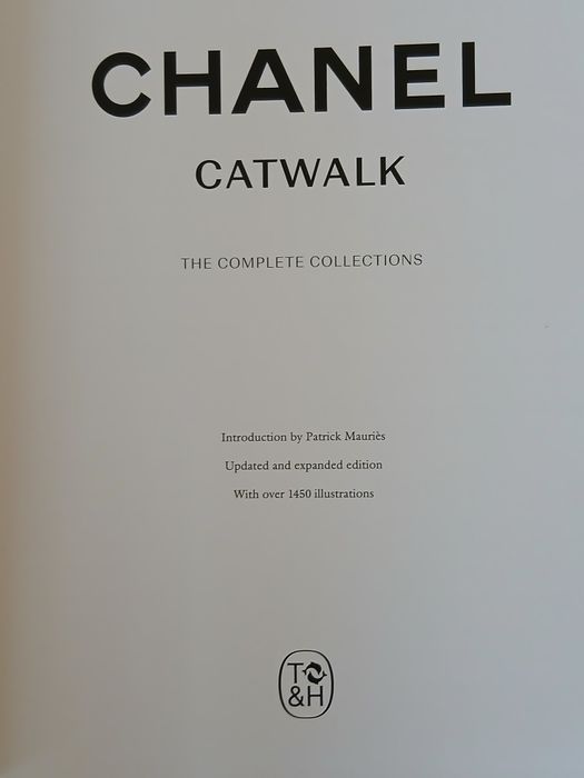 Книга Chanel Catwalk