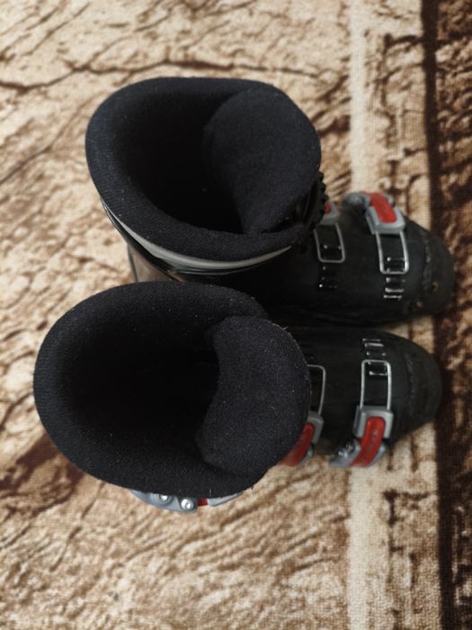 2 чифта детски ски обувки