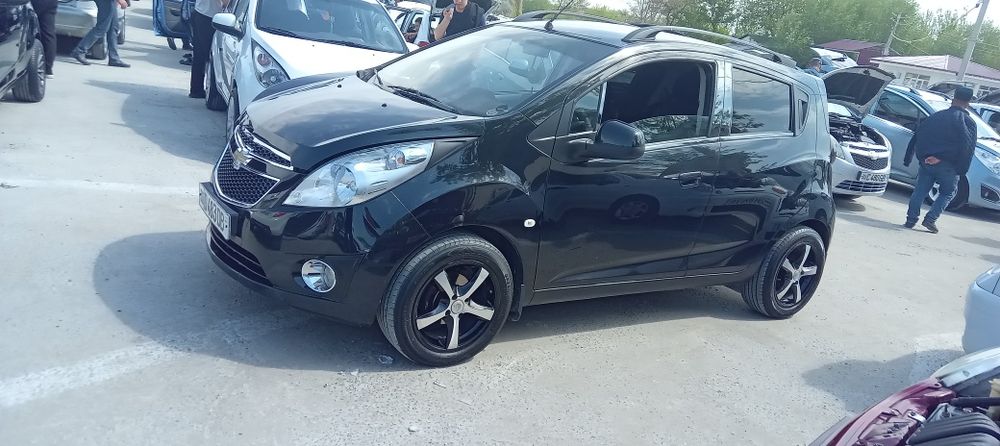 Spark sotiladi srochniga