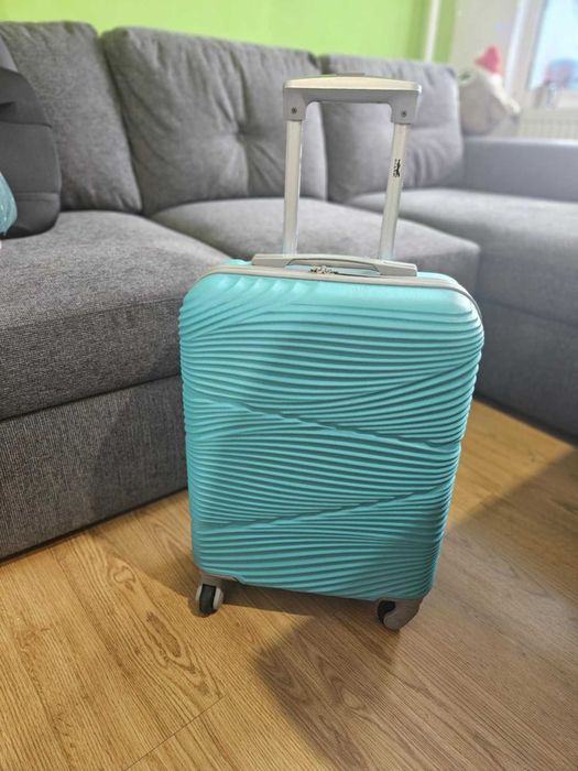 Куфар от ABS - малък - 50 лв