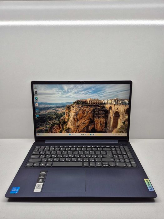 Lenovo IdeaPad Core i5-1235U  8/512gb