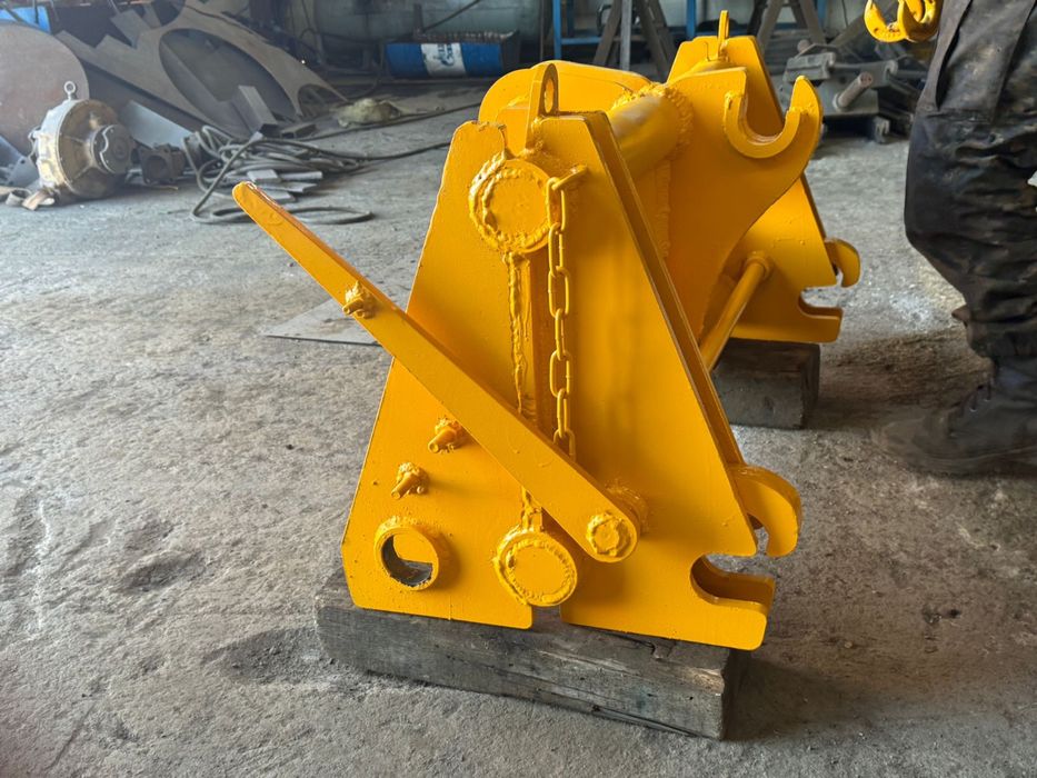 Быстросъем квик каплер на погрузчик вилы