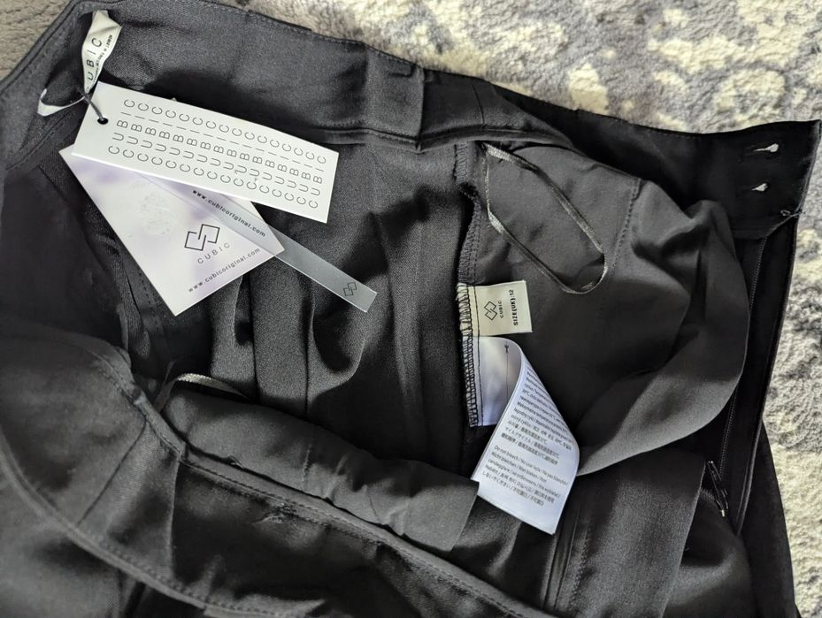 Pantaloni noi mărimea 12 Cubic doamne domnișoare