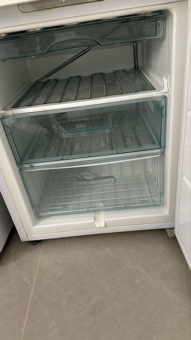 Холодильник Kaiser