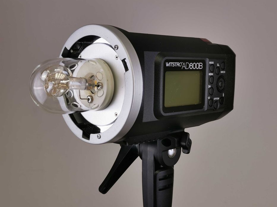 Godox AD600B TTL светкавица