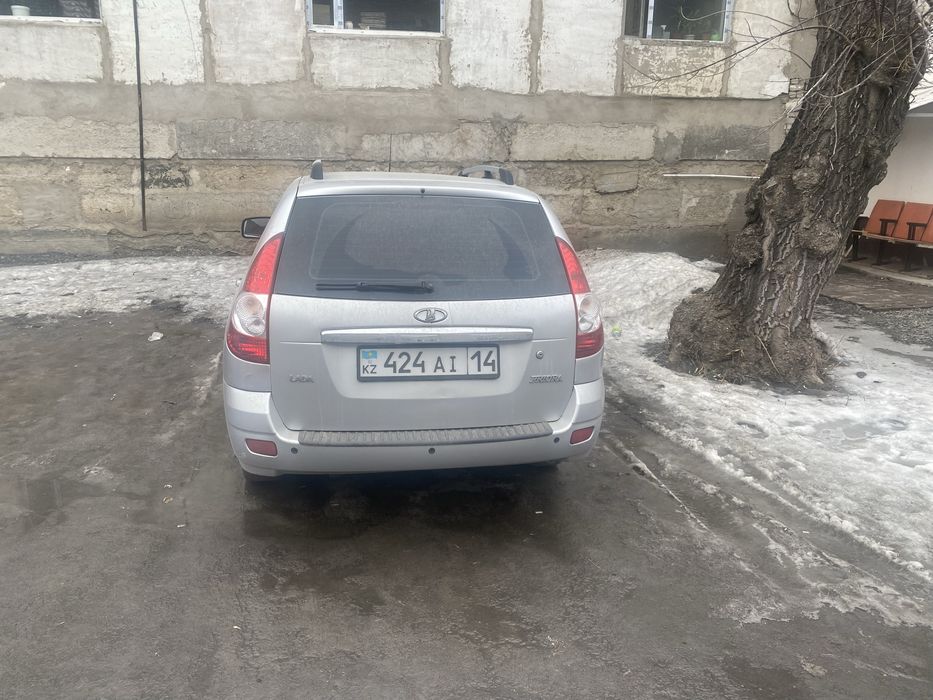 Продам приору  универсал 2014 год