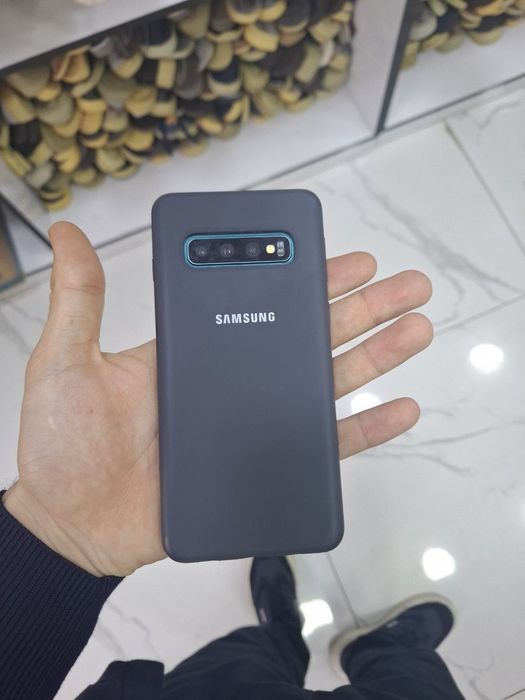 Samsung s 10  8 128 gb