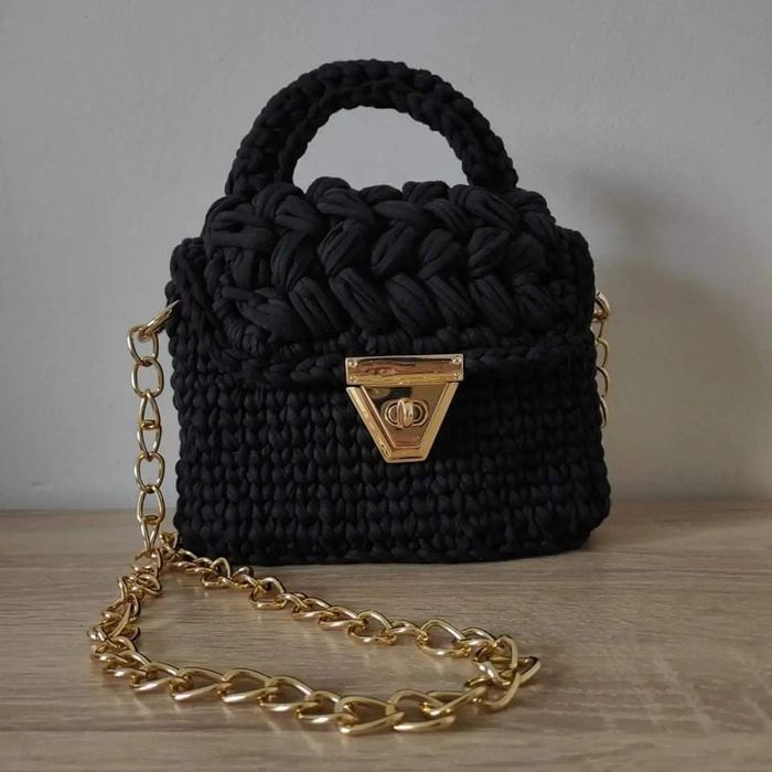 Ръчно плетени чанти.