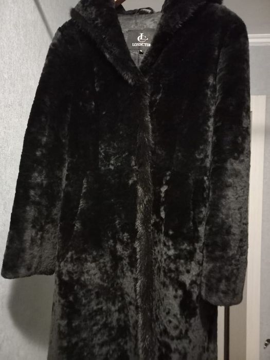 Продам шубу цигейковую.