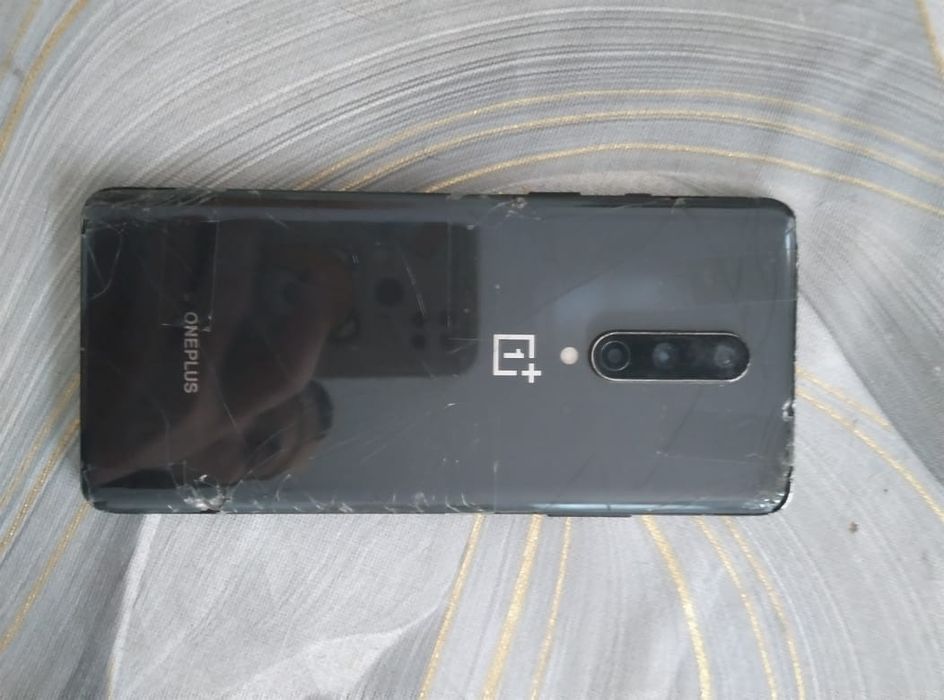 ONE PLUS 8  продам