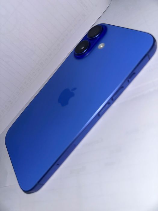 Iphone 16 ( blue )