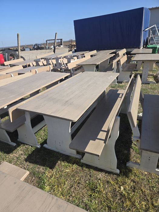 Дървени баварски маси с пейки