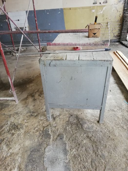 Работна маса втора употреба