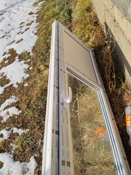 Пластиковый дверь