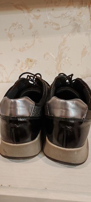 Skechers  ARA  mărimea 40 -26 cm - negri - ediție limitată -Superbi