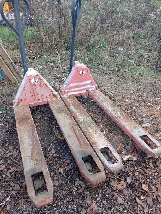 Палетна количка работеща