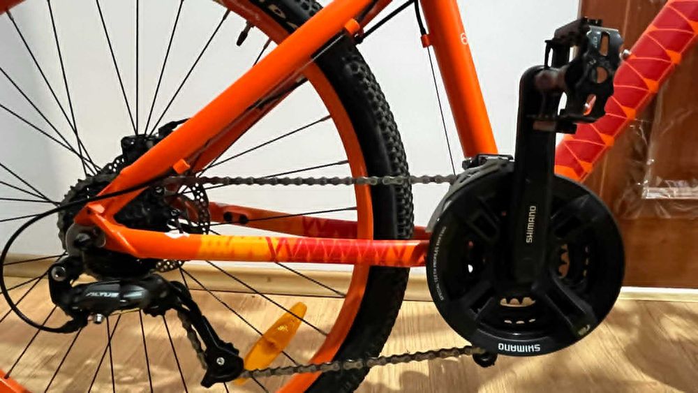 Pachet Scott Aspect 630 + Suport auto Saris Bones 3 – stare excelentă